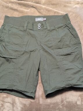 torrid Olive Green Cargo Shorts with Rib Waistband Size 00 (10)